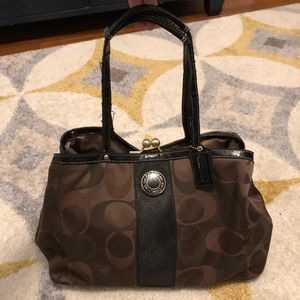 Adorable Coach Brown Shoulder Bag